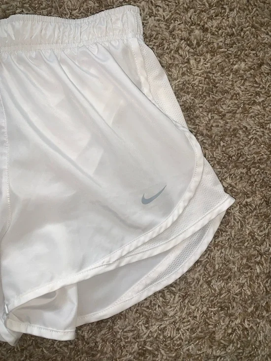 Nike Women's White Athletic Dri-Fit Running Shorts Workout Elastic Waist Small - Picture 4 of 9